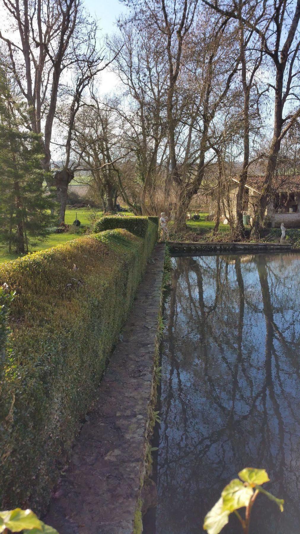 Moulin Rouhaud Hotel Montboyer Exterior photo