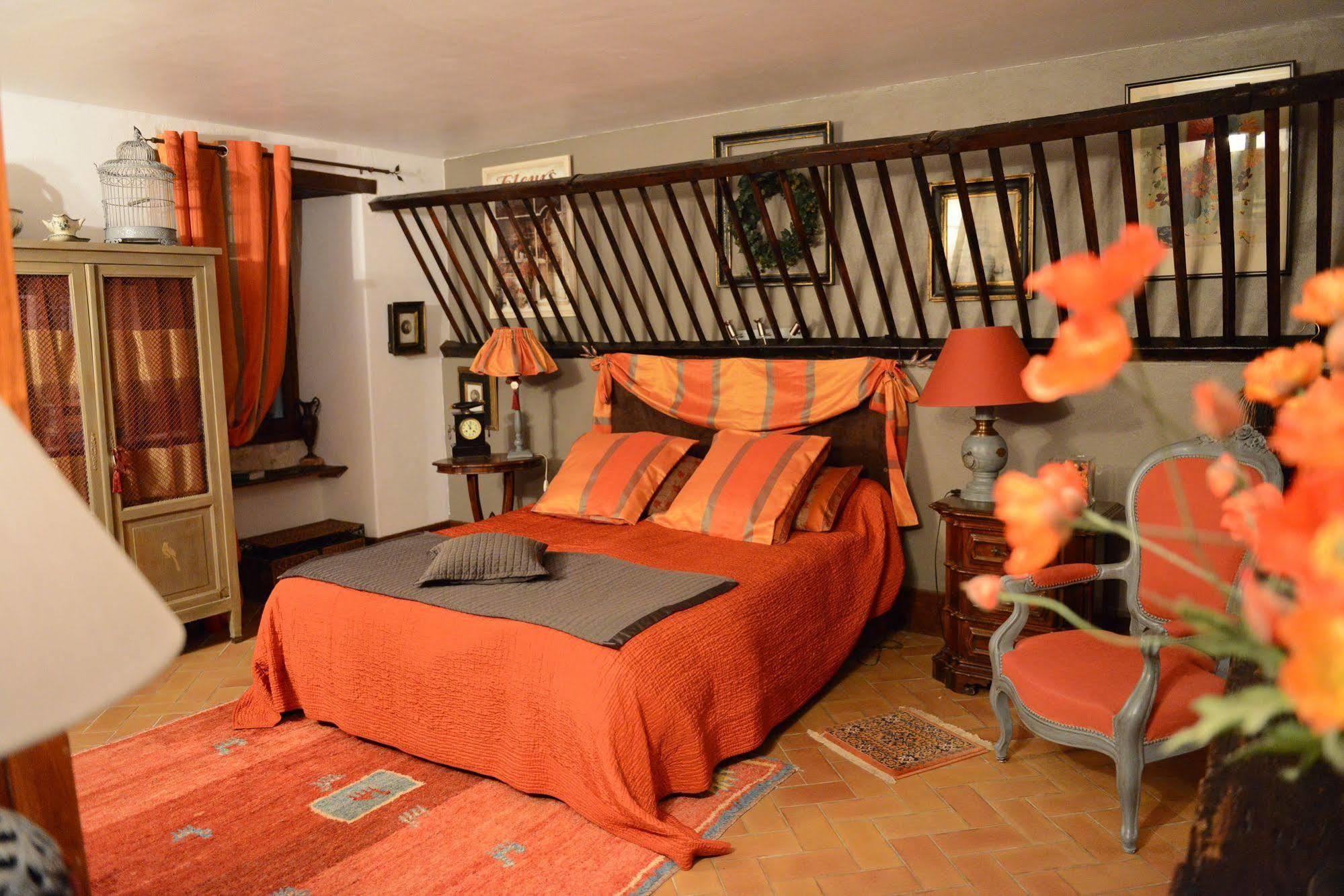 Moulin Rouhaud Hotel Montboyer Exterior photo